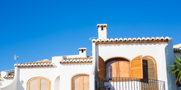 Pintar Fachadas de Casas Unifamiliares / Chalets Das · Pinturas para Pintado de Fachadas Metálicas o de Hormigón